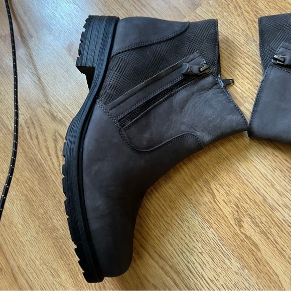 Earth Jordan Wide Gray Leather and Plaid Ankle Boot Booties Women’s 11D - Picture 6 of 11